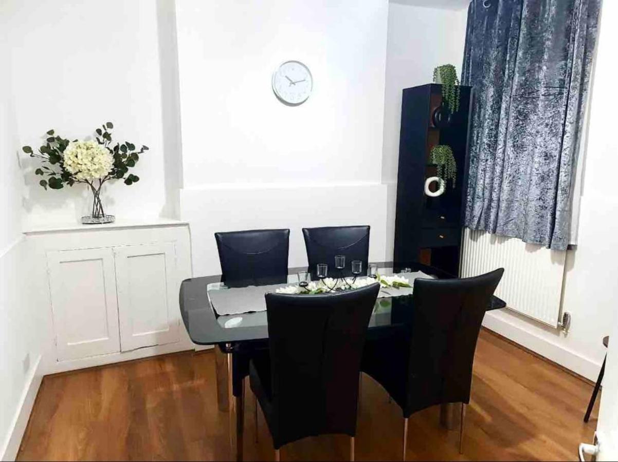 Norwood L A Place Croydon, London 빌라 외부 사진