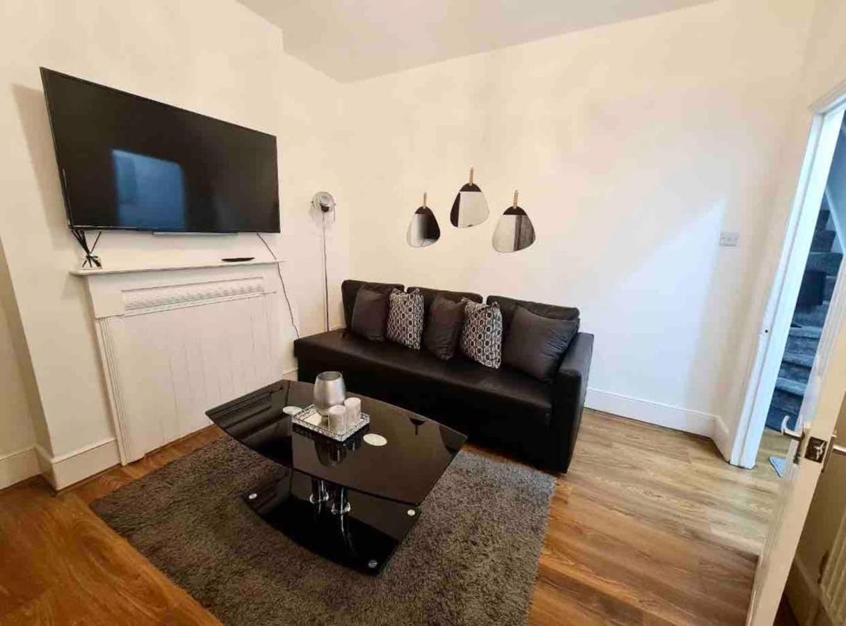 Norwood L A Place Croydon, London 빌라 외부 사진