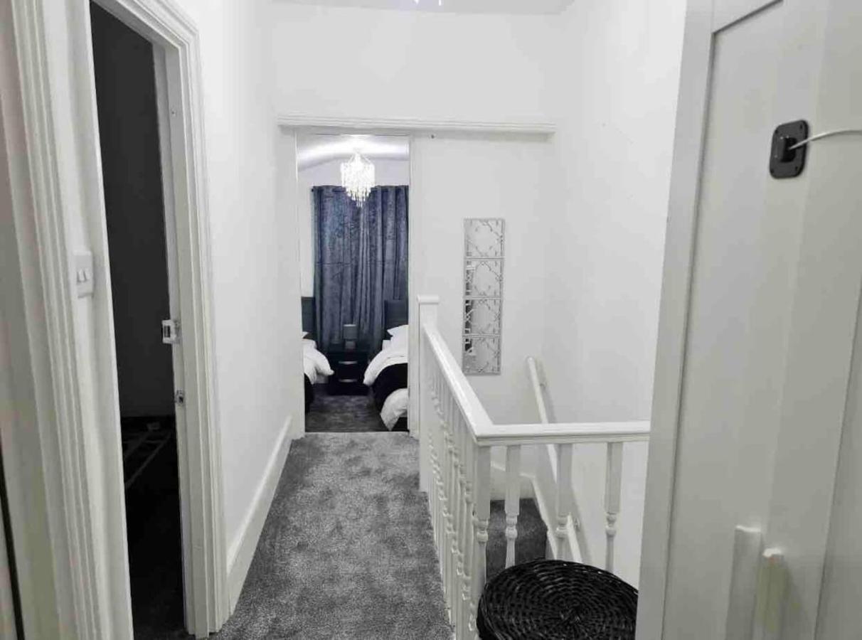 Norwood L A Place Croydon, London 빌라 외부 사진